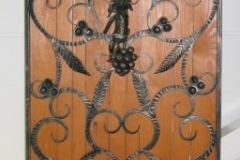 thumbs 6 Medinės durys su metalo ornamentais